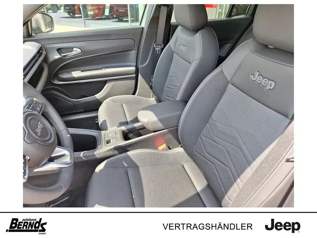 Jeep Avenger - Thumbnail 8