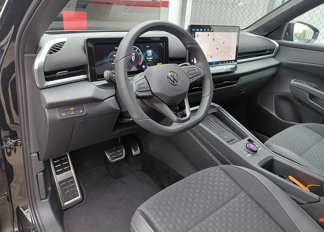 Volkswagen T-Roc - Thumbnail 12