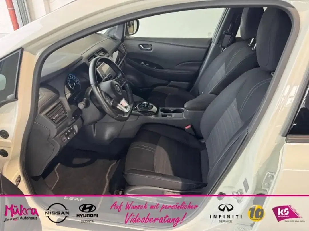 Nissan Leaf - Thumbnail 11