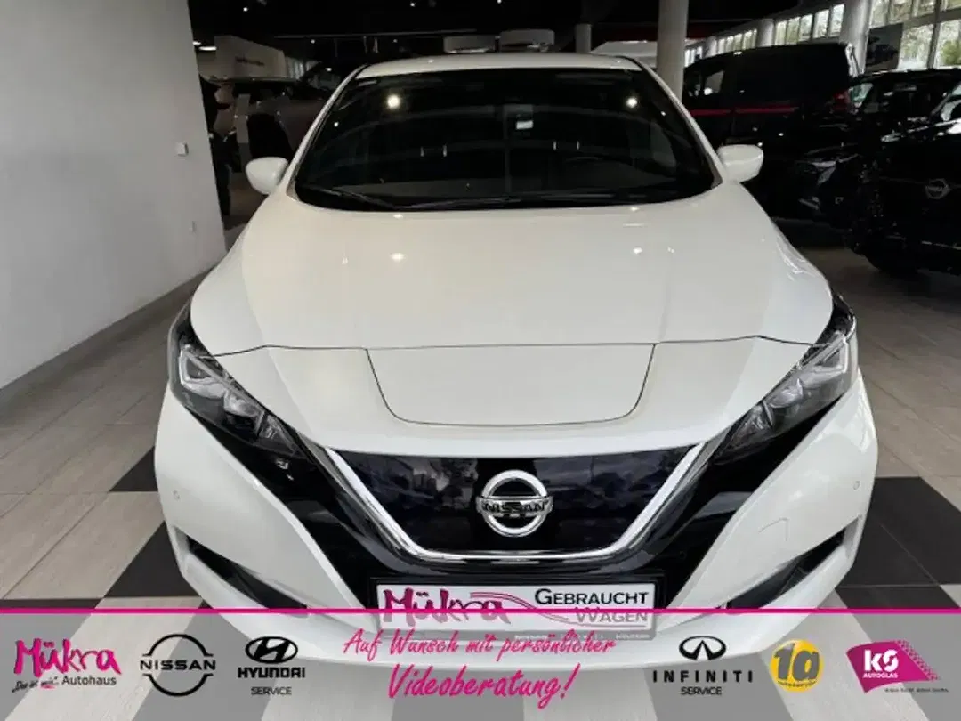 Nissan Leaf - Thumbnail 4