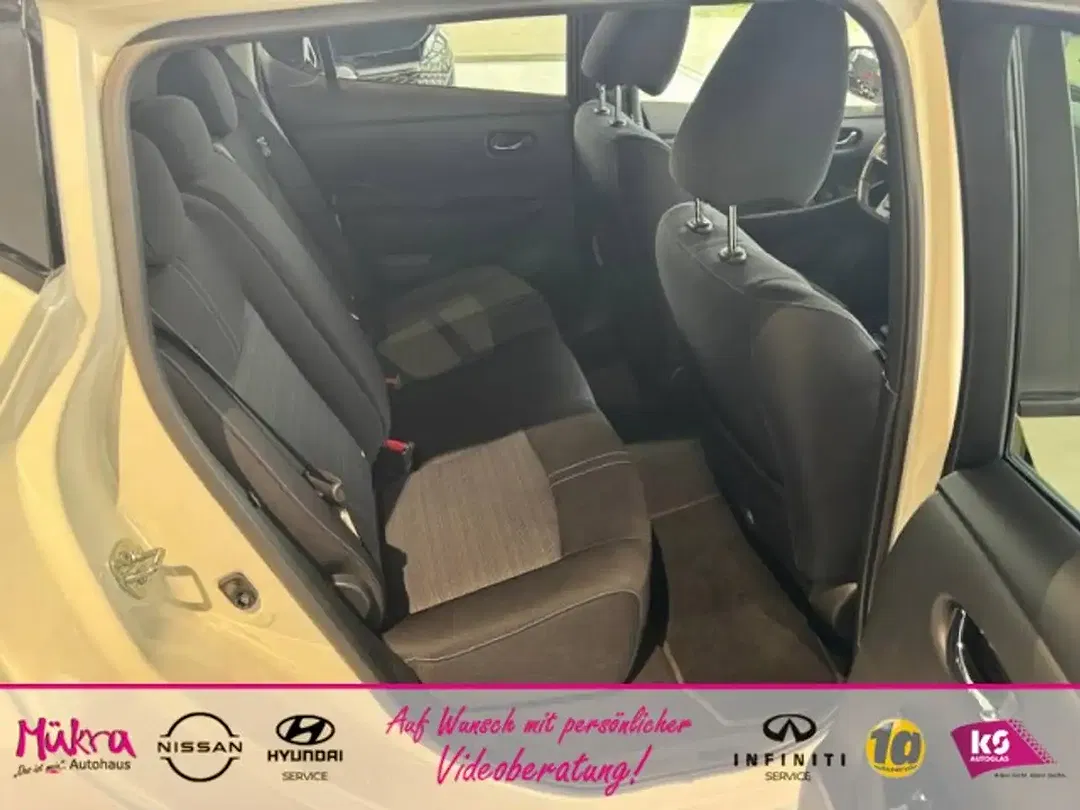 Nissan Leaf - Thumbnail 7