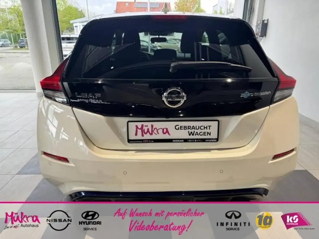 Nissan Leaf - Thumbnail 8