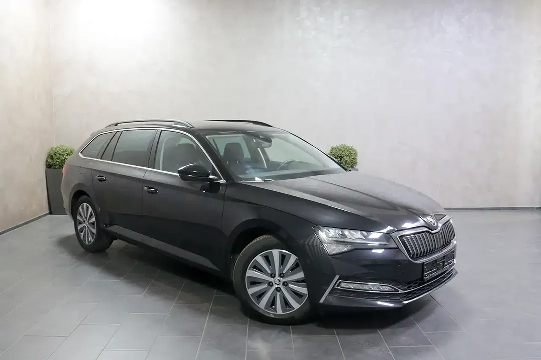 Skoda Superb iV Combi Ambition - foto 2