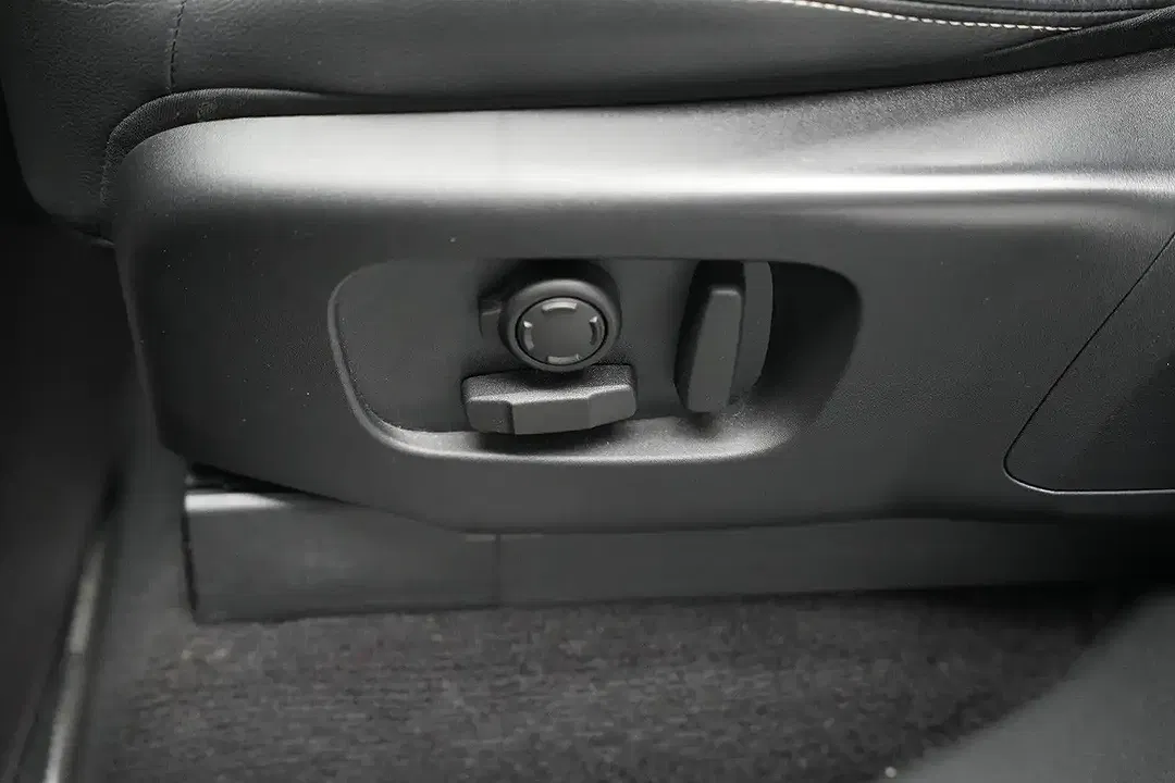 Land Rover Discovery - Thumbnail 14