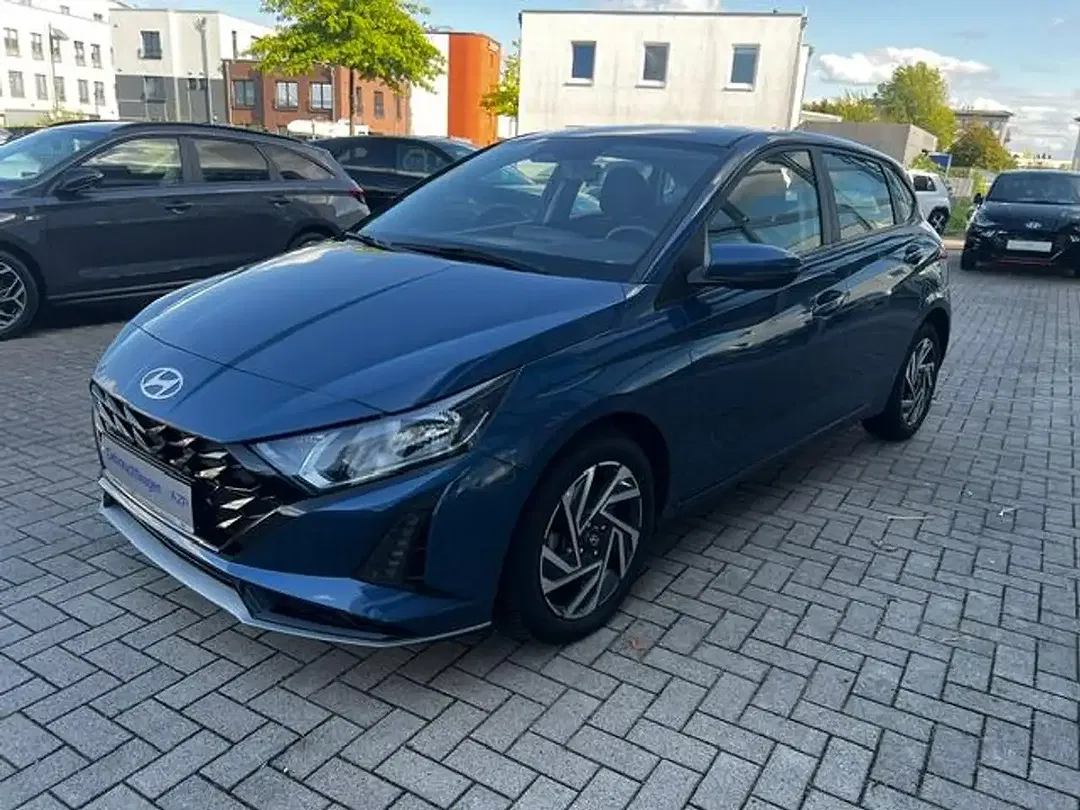 Hyundai i20 - Thumbnail 3