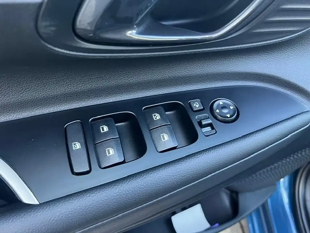 Hyundai i20 - Thumbnail 9