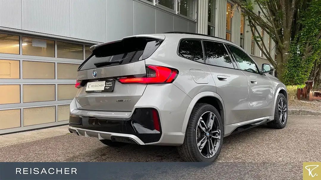 BMW X1 - Thumbnail 2