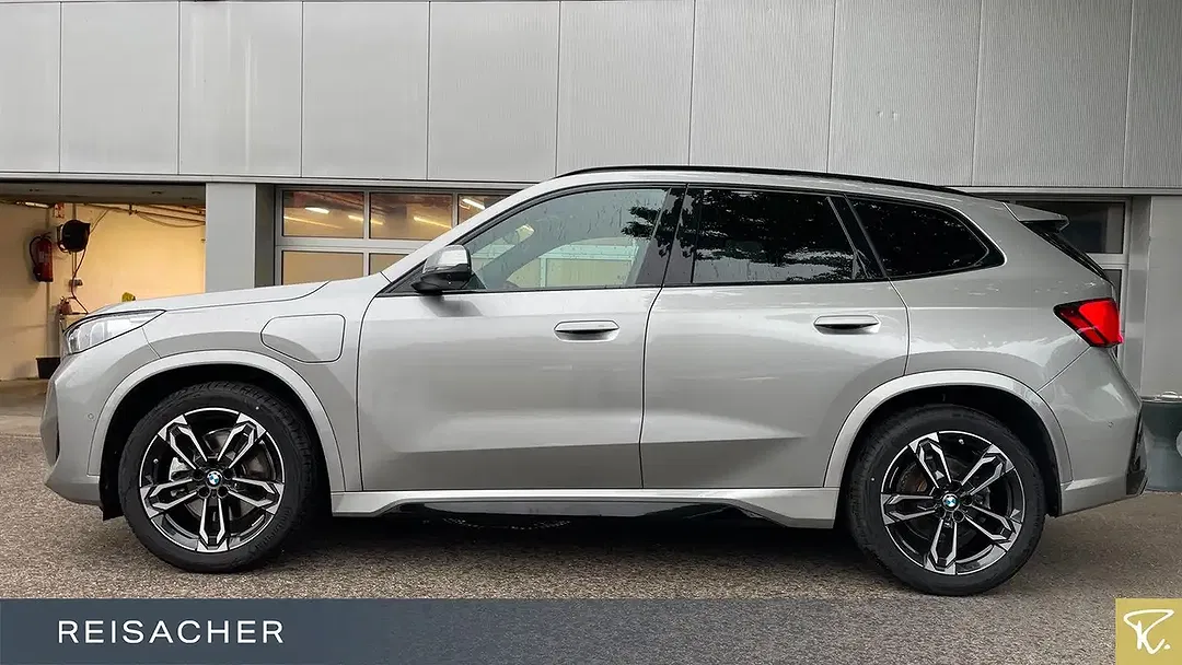 BMW X1 - Thumbnail 9