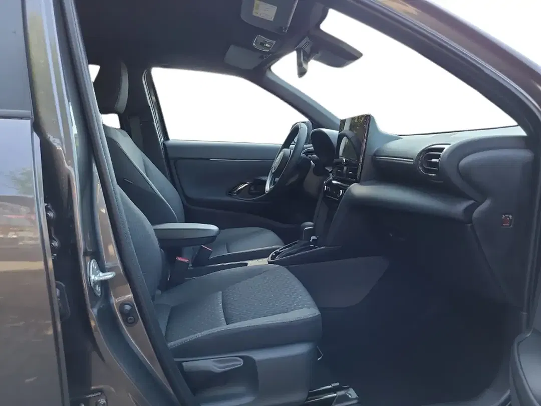 Toyota Yaris Cross - Thumbnail 6