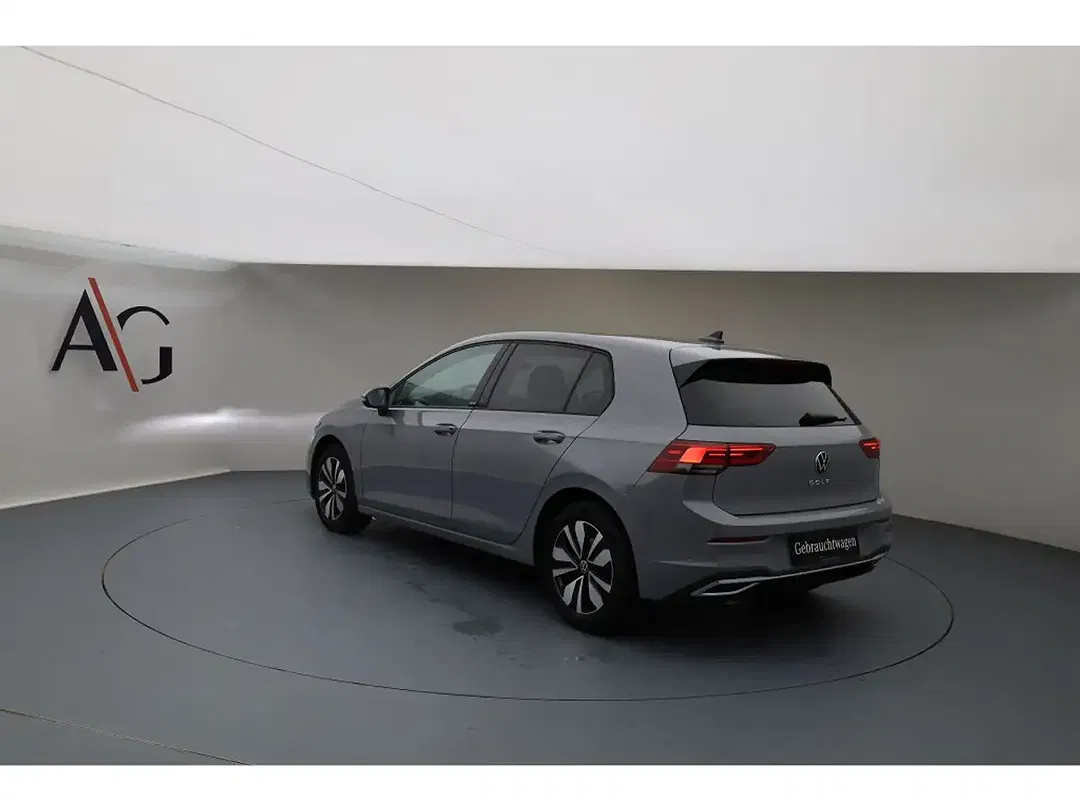 Volkswagen Golf - Thumbnail 3