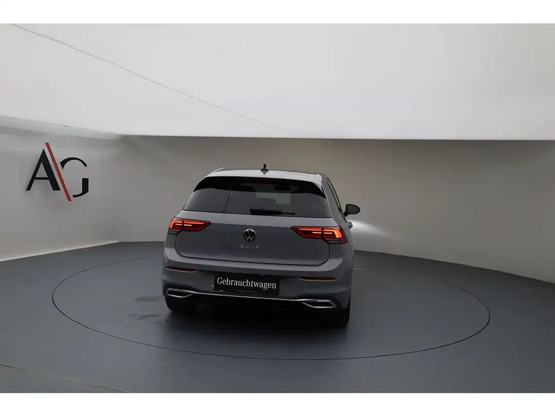 Volkswagen Golf - Thumbnail 4