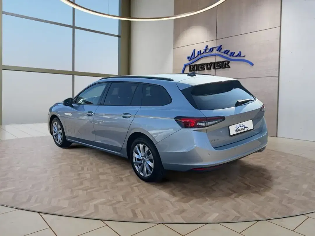 Skoda Superb - Thumbnail 3