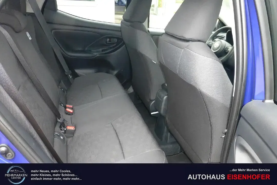 Toyota Yaris - Thumbnail 15