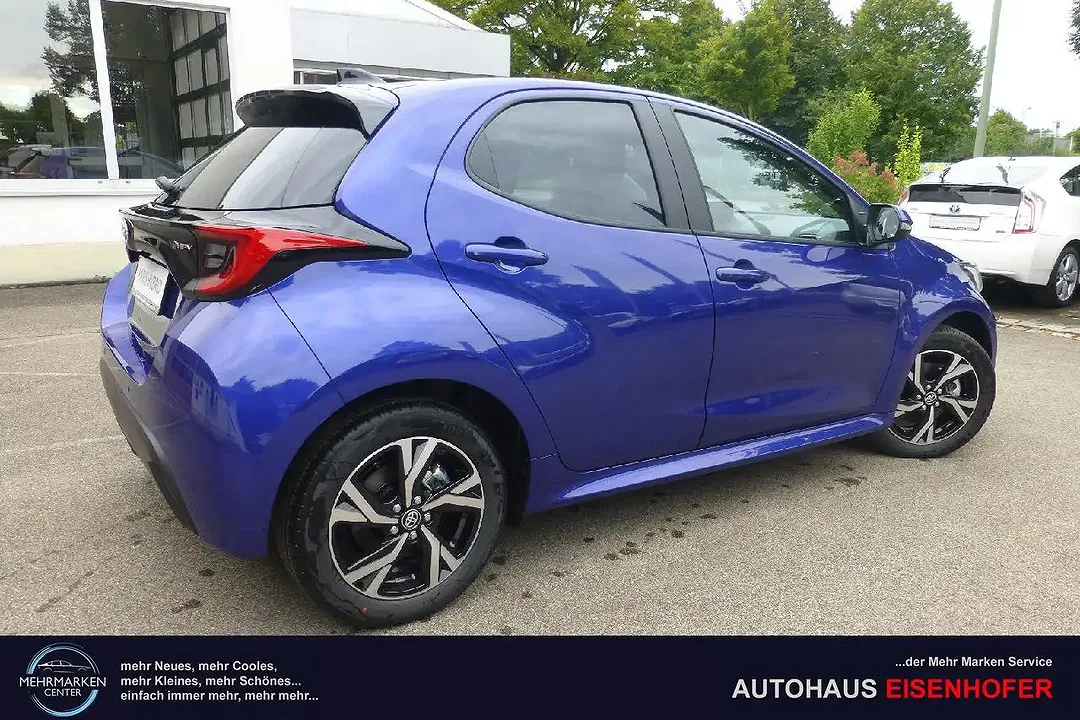 Toyota Yaris - Thumbnail 2