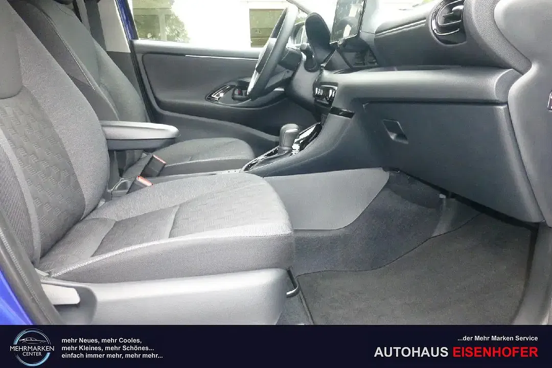 Toyota Yaris - Thumbnail 9