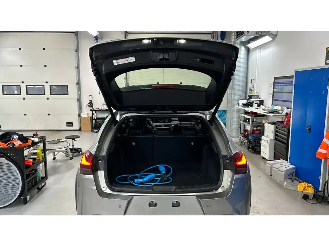 Lexus UX 300e - Thumbnail 16