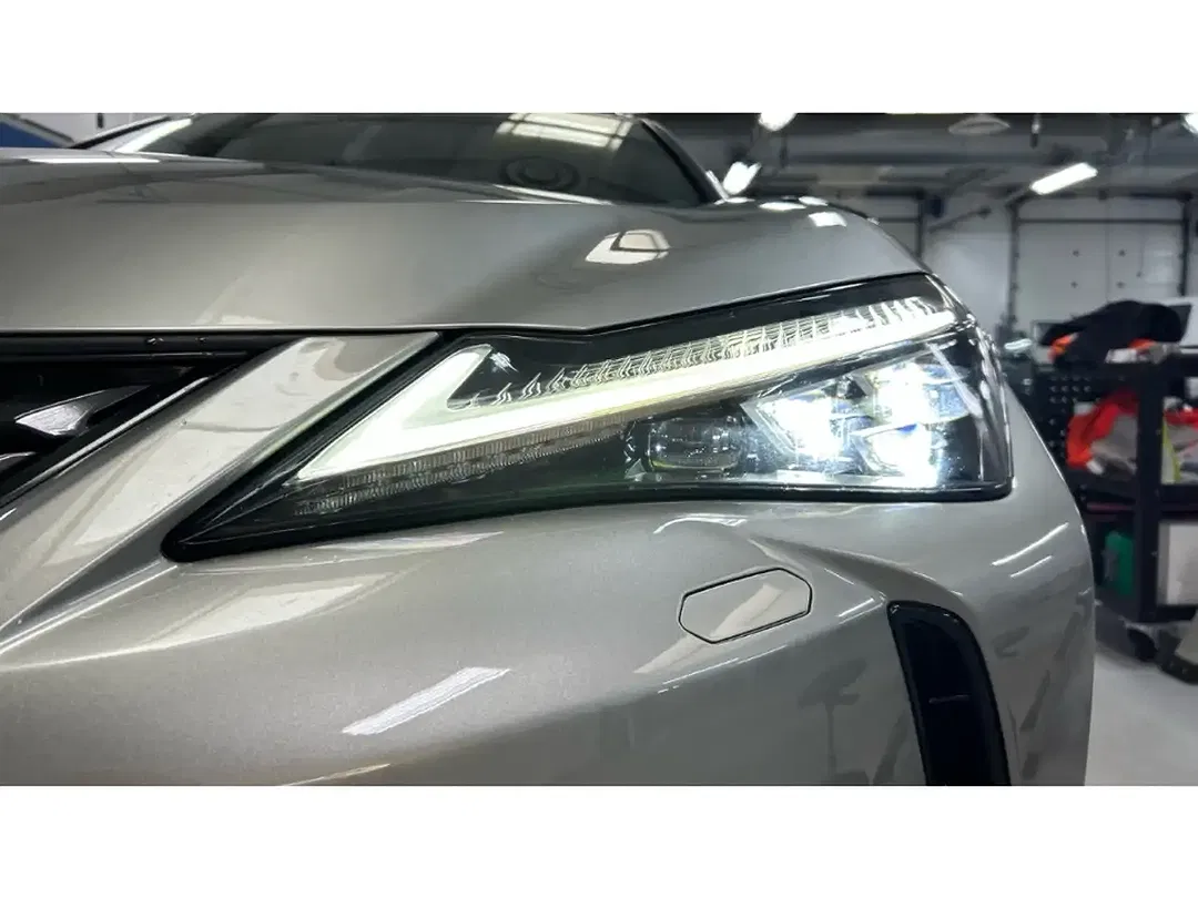 Lexus UX 300e - Thumbnail 21