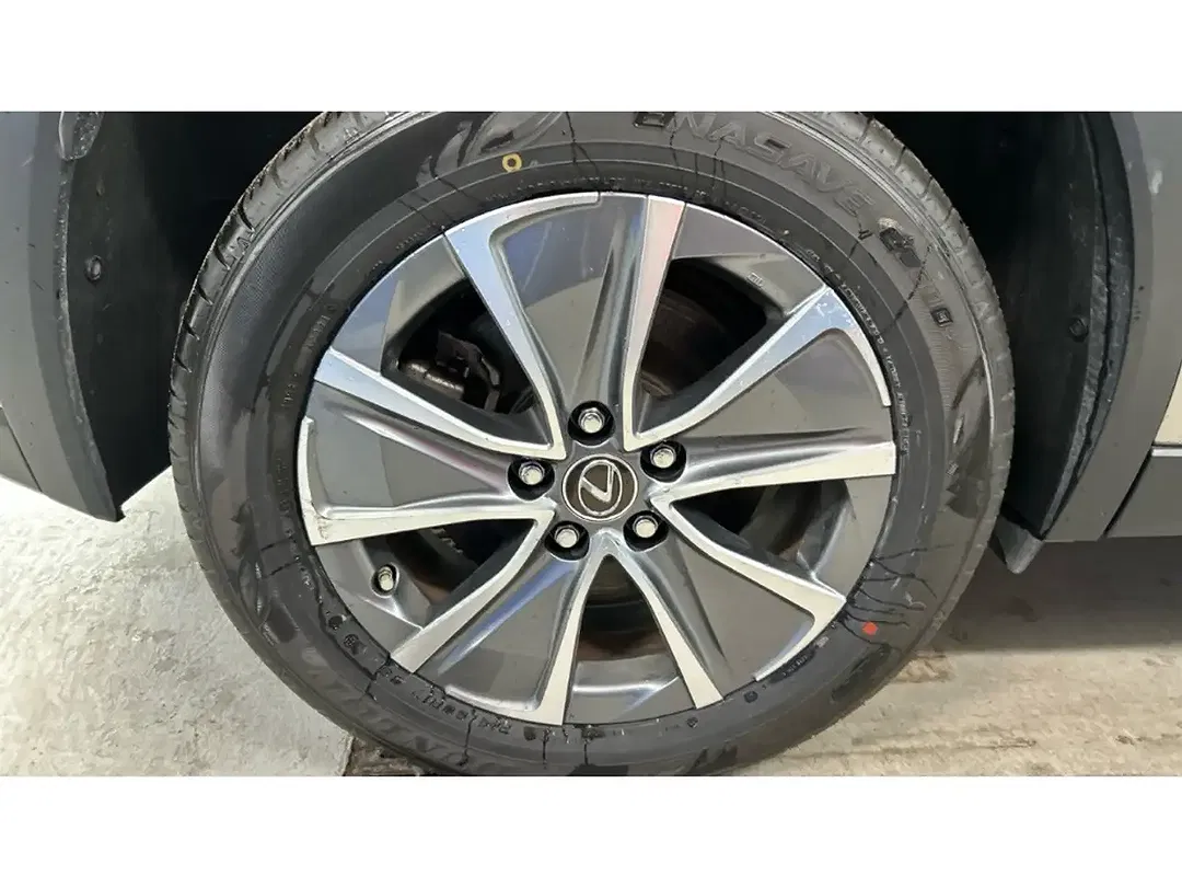 Lexus UX 300e - Thumbnail 23