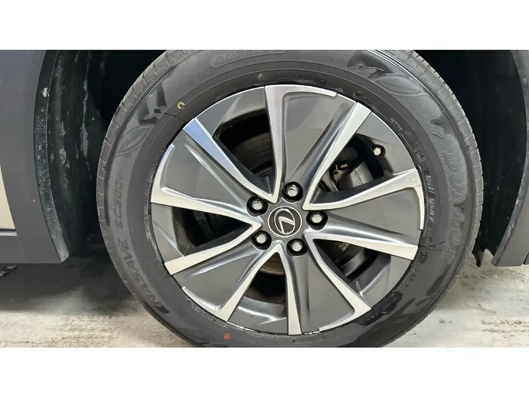 Lexus UX 300e - Thumbnail 24