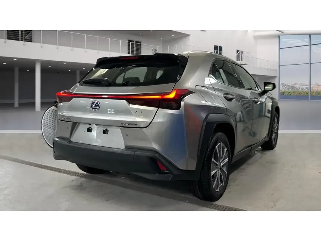 Lexus UX 300e - Thumbnail 3