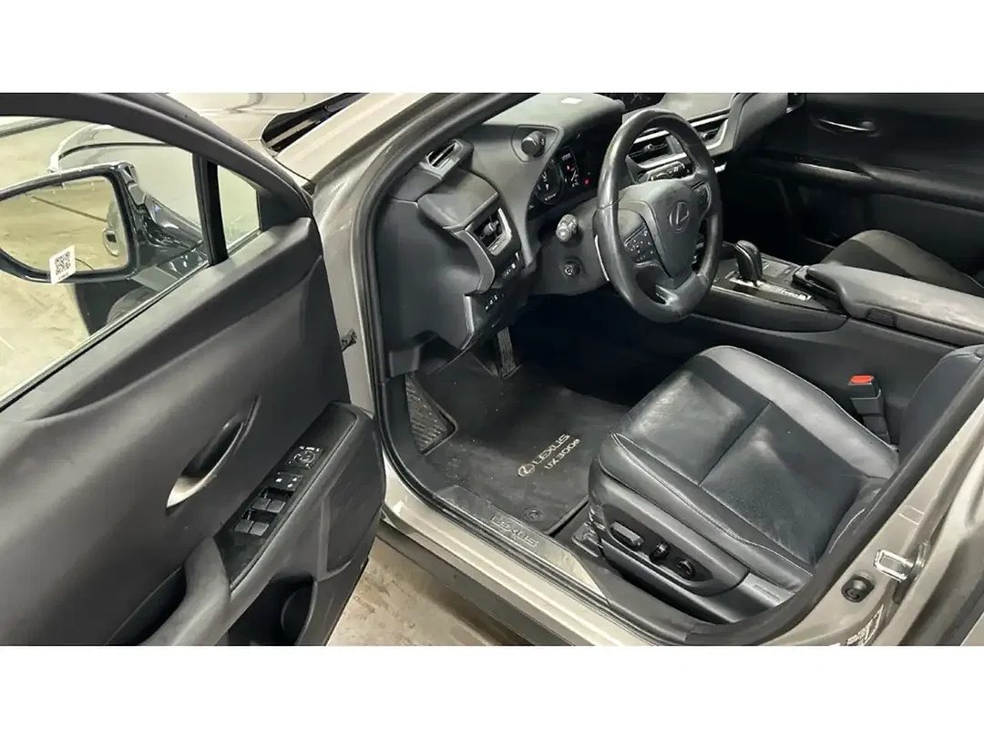 Lexus UX 300e - Thumbnail 5