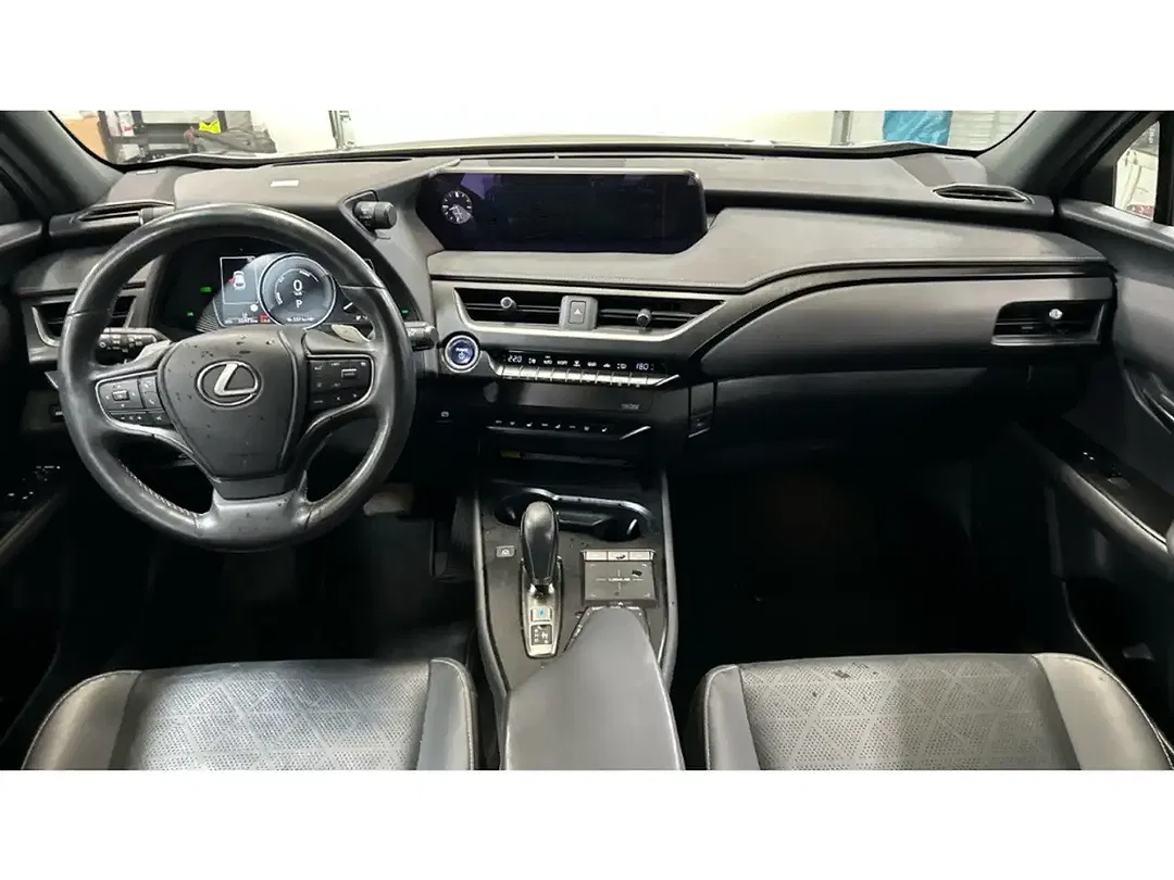 Lexus UX 300e - Thumbnail 6