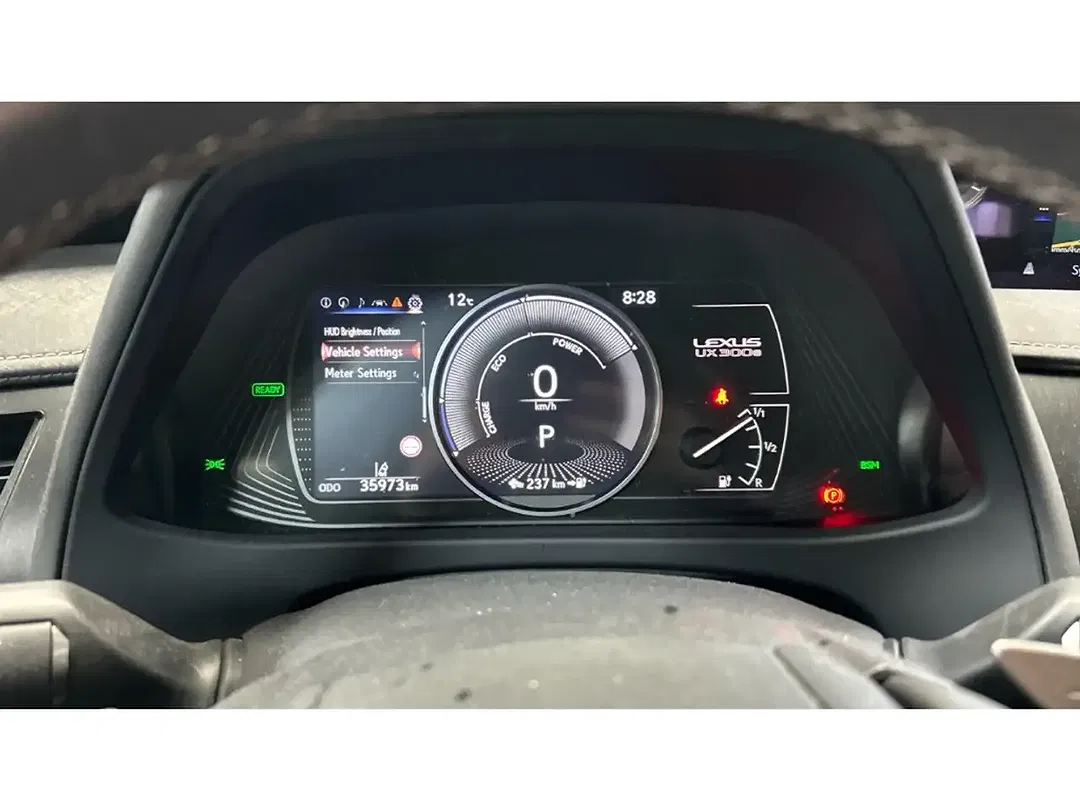 Lexus UX 300e - Thumbnail 7