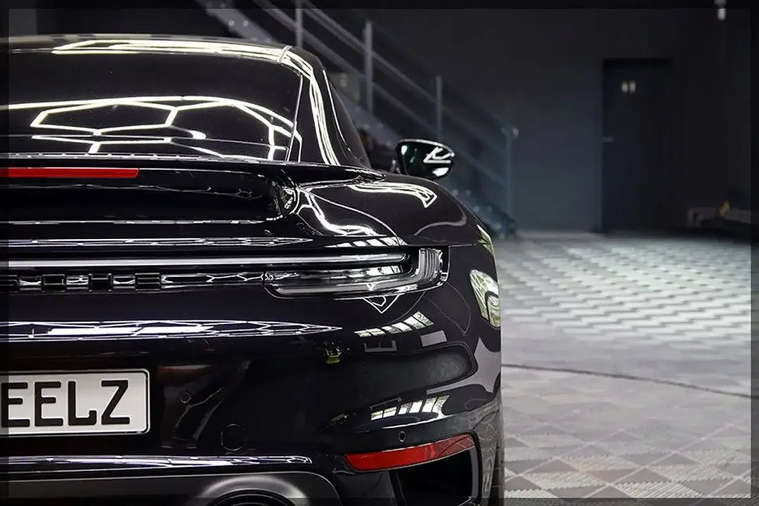 Porsche 911 - Thumbnail 10