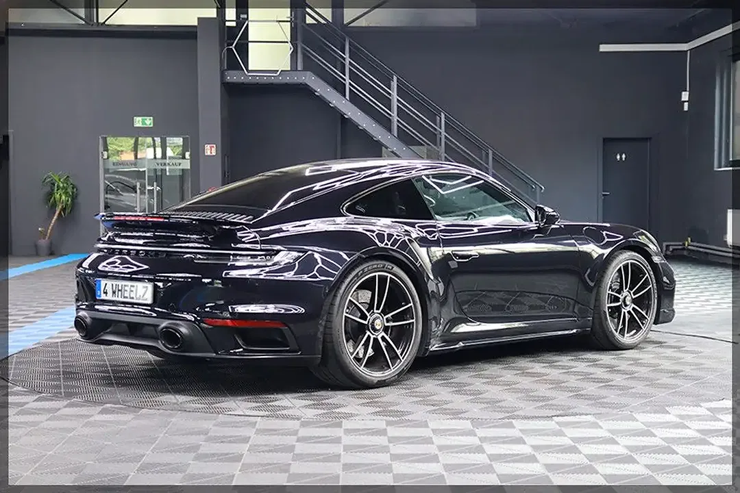 Porsche 911 - Thumbnail 3