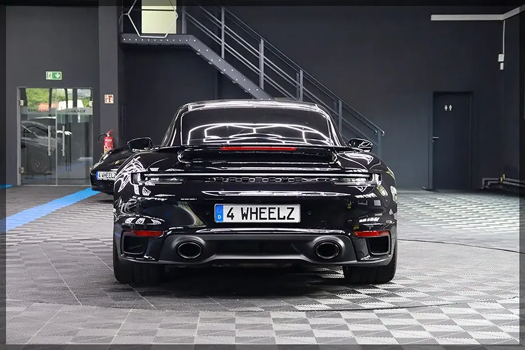 Porsche 911 - Thumbnail 8