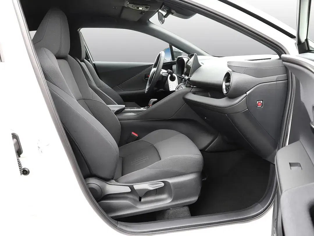 Toyota C-HR - Thumbnail 6