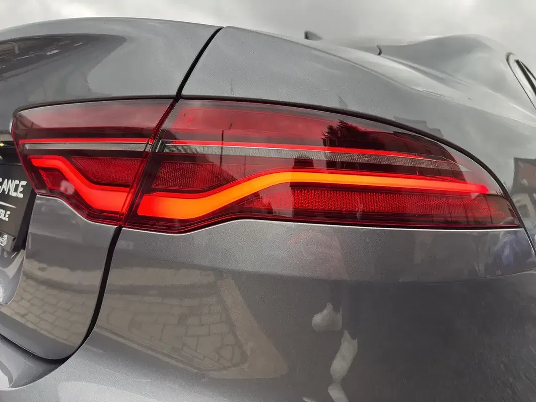 Jaguar XE - Thumbnail 11