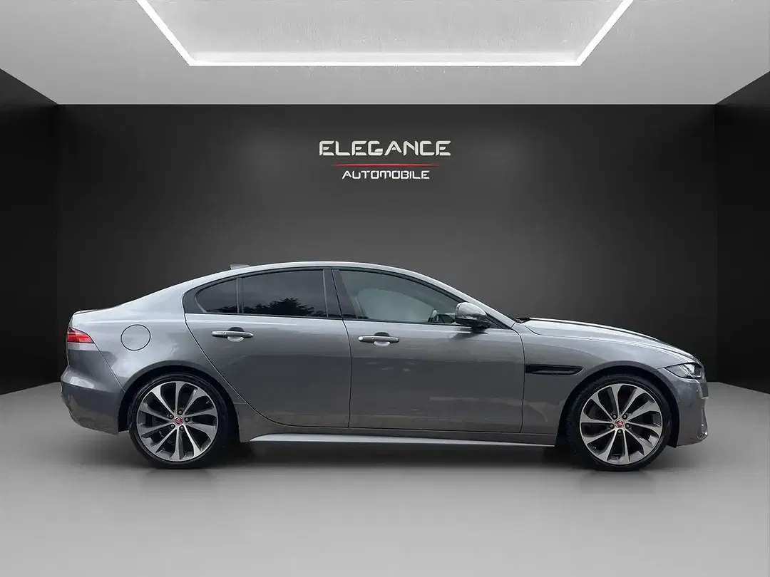 Jaguar XE - Thumbnail 6