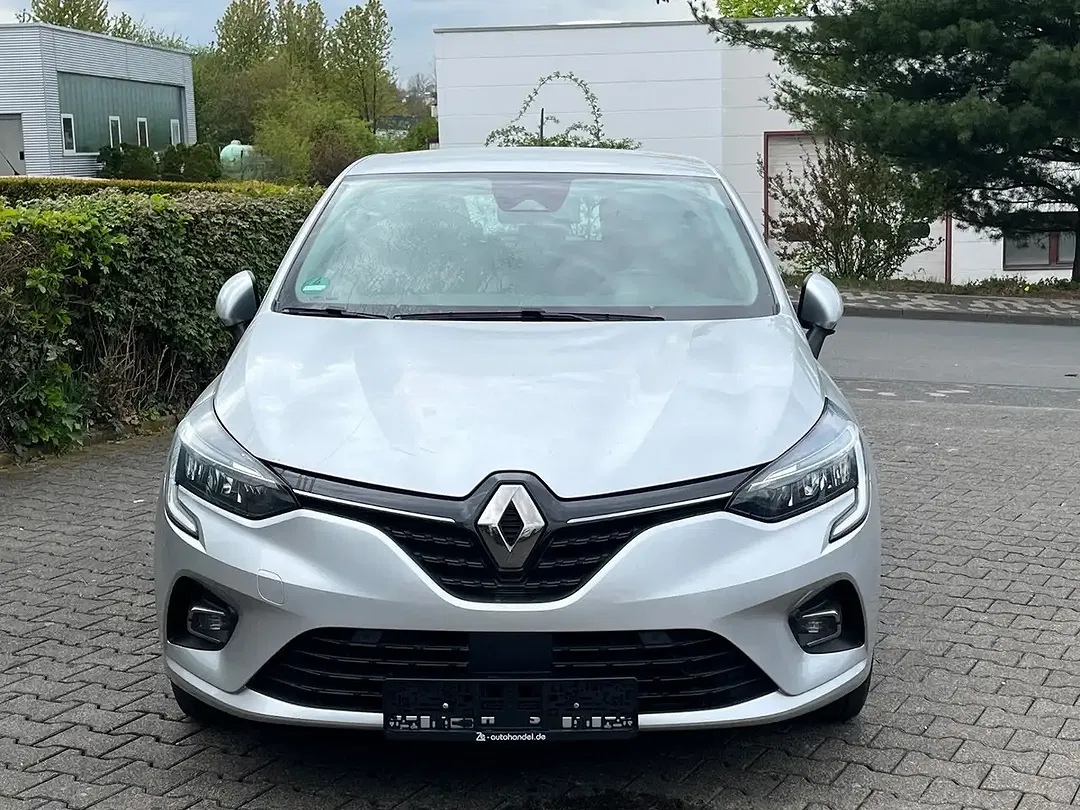 Renault Clio - Thumbnail 3