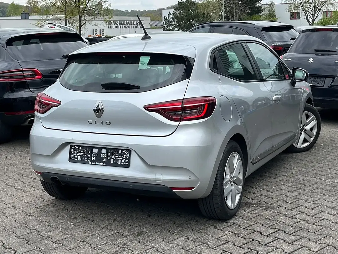 Renault Clio - Thumbnail 6
