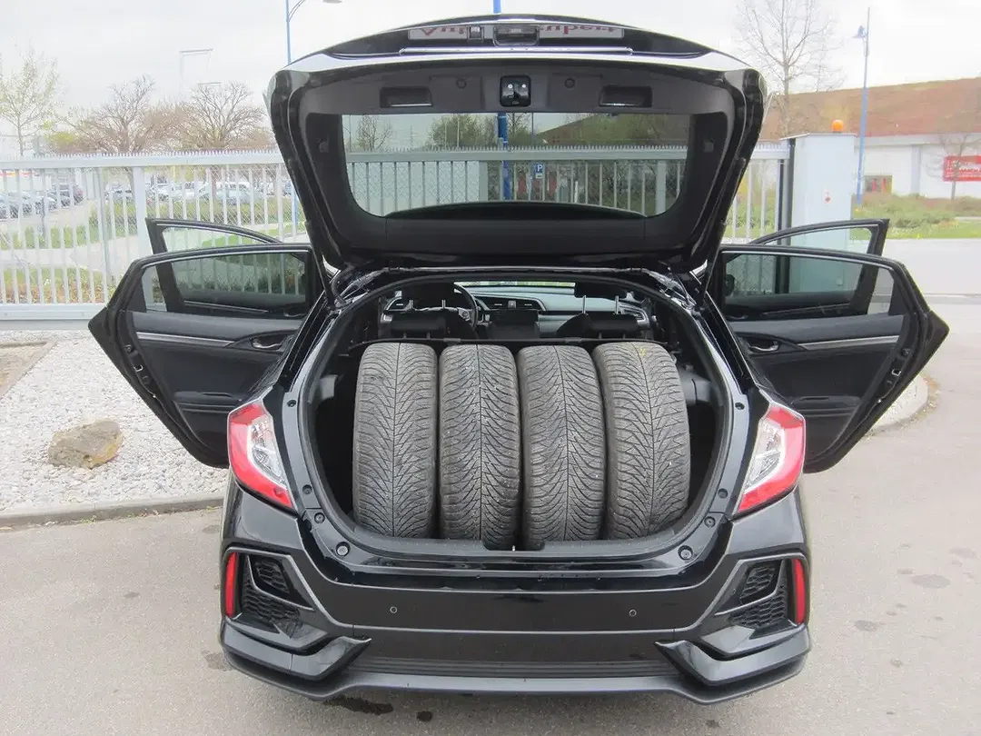 Honda Civic - Thumbnail 8