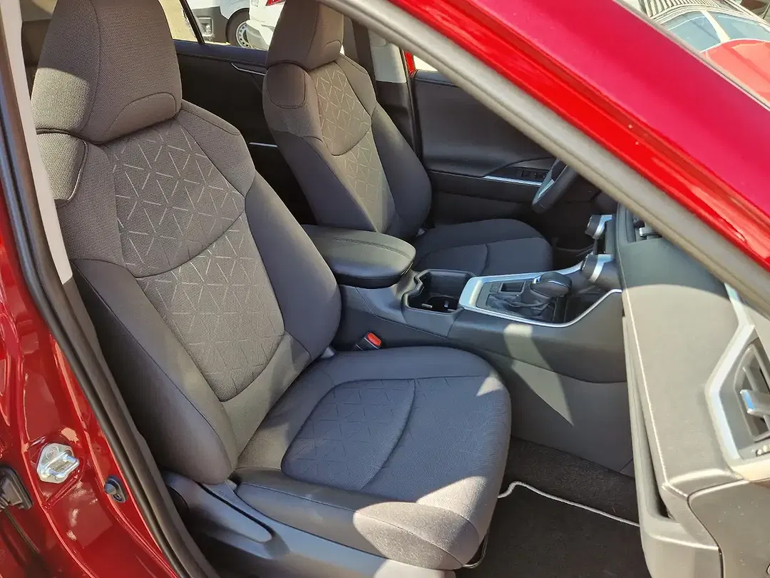 Toyota RAV 4 - Thumbnail 10