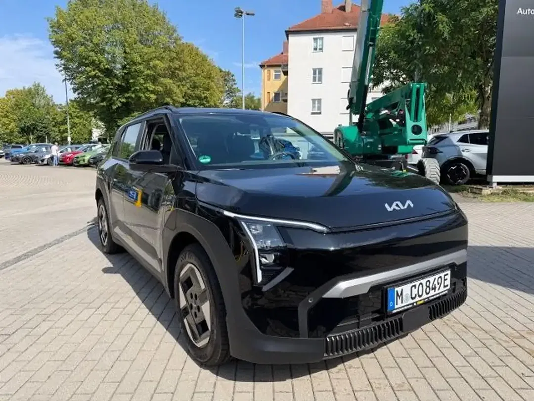Kia EV3 - Thumbnail 3
