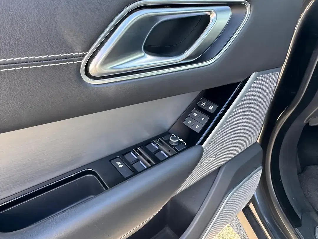 Land Rover Range Rover Velar - Thumbnail 12