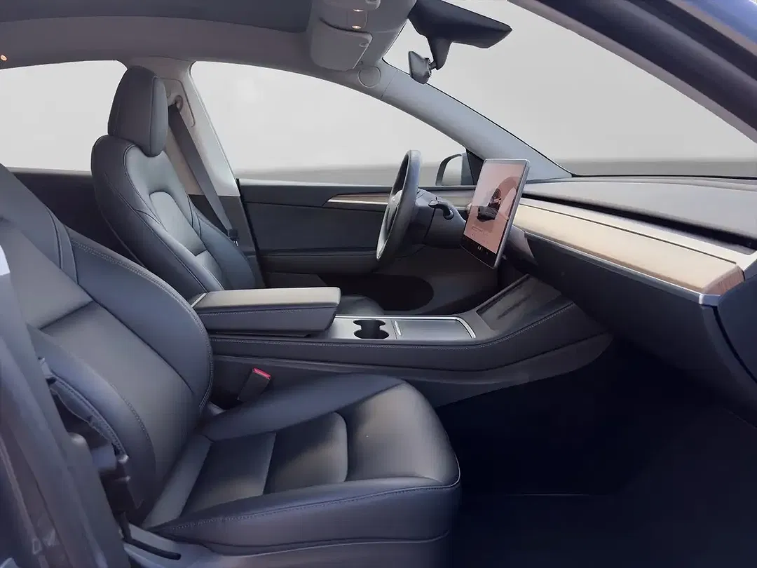Tesla Model Y - Thumbnail 12
