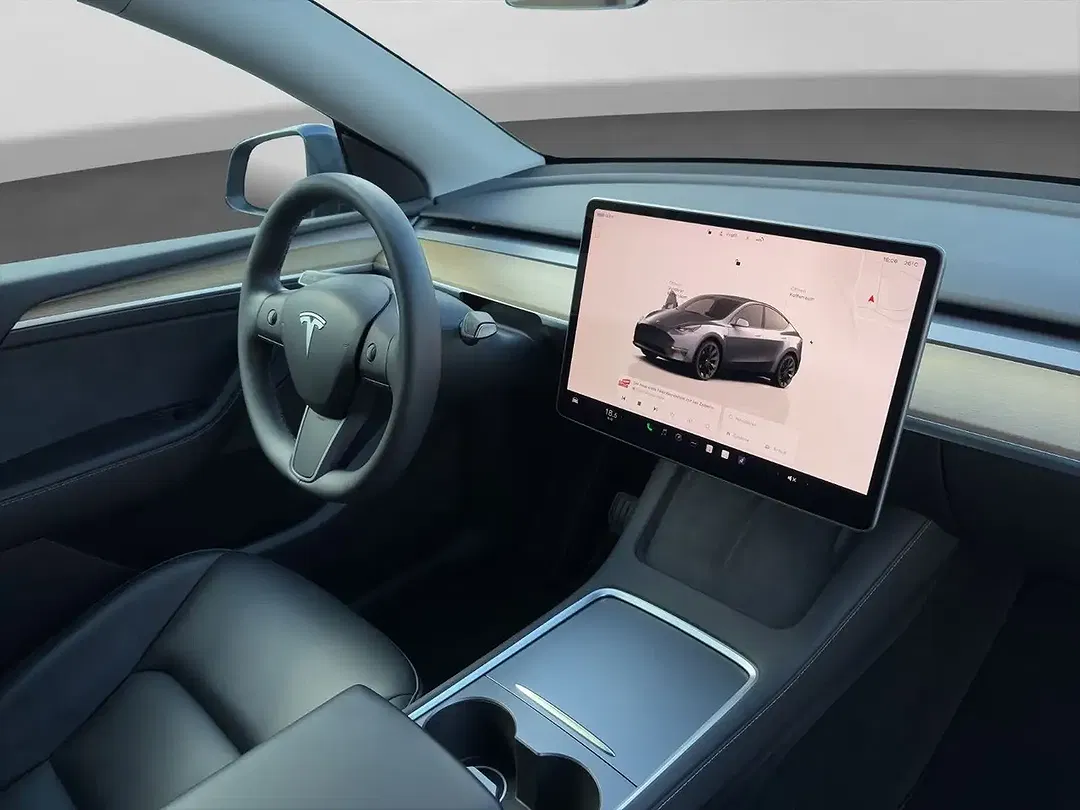 Tesla Model Y - Thumbnail 14