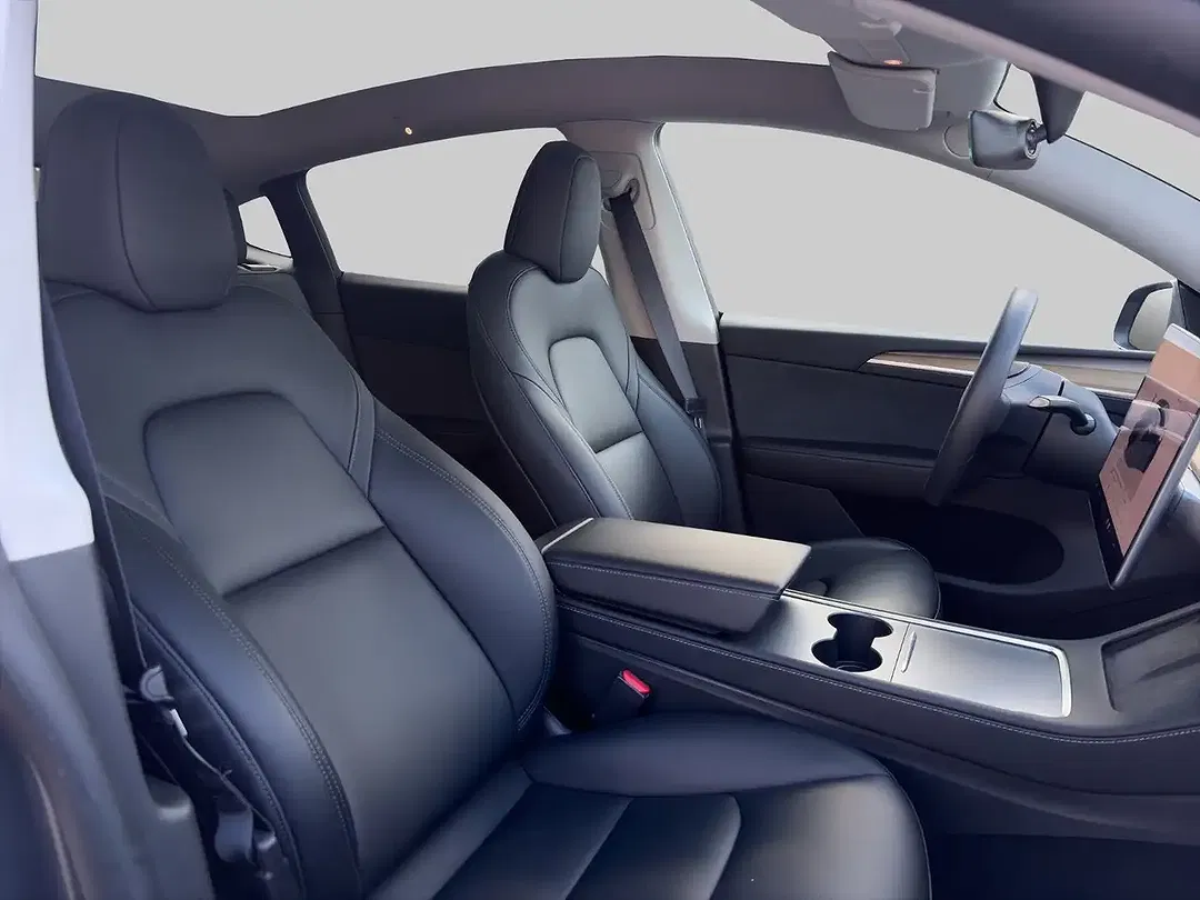 Tesla Model Y - Thumbnail 15