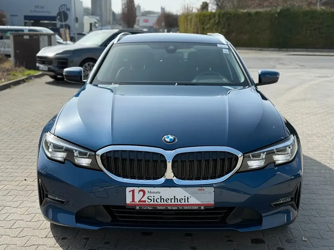 BMW 330 - Thumbnail 3