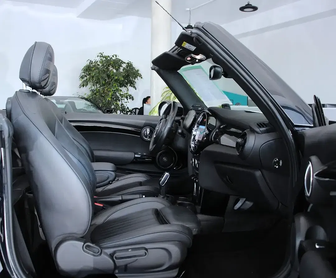 MINI Cooper Cabrio - Thumbnail 11