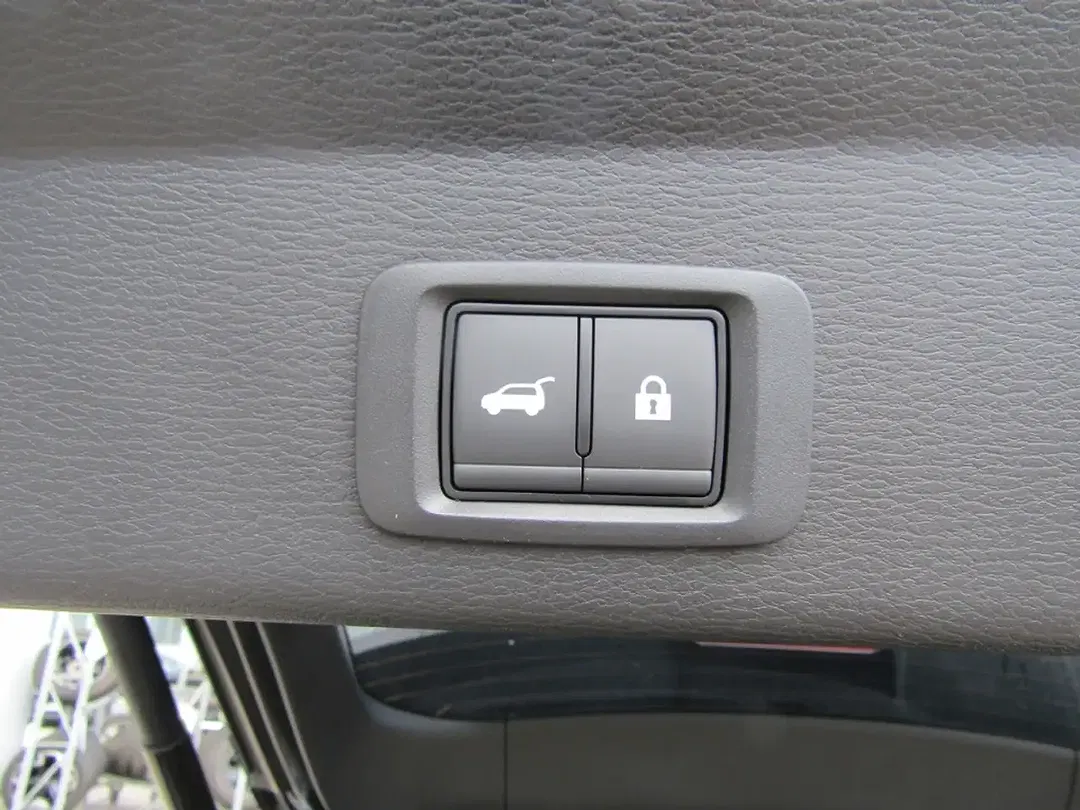 Mitsubishi Outlander - Thumbnail 7