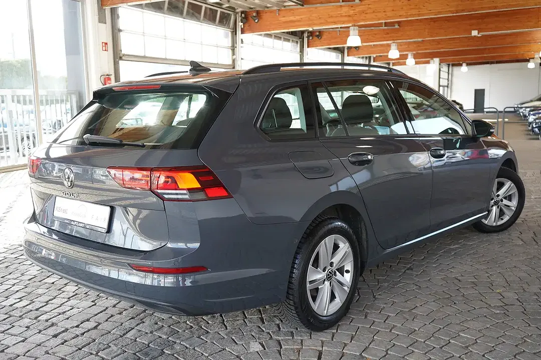 Volkswagen Golf - Thumbnail 4