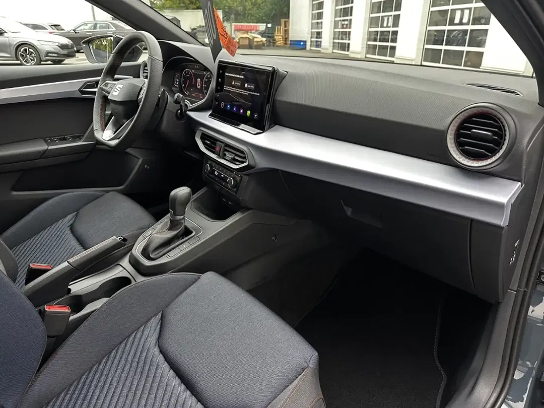 SEAT Ibiza - Thumbnail 5