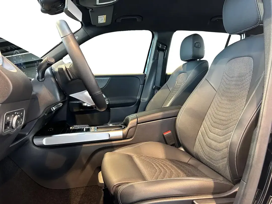 Mercedes-Benz GLB 200 - Thumbnail 8