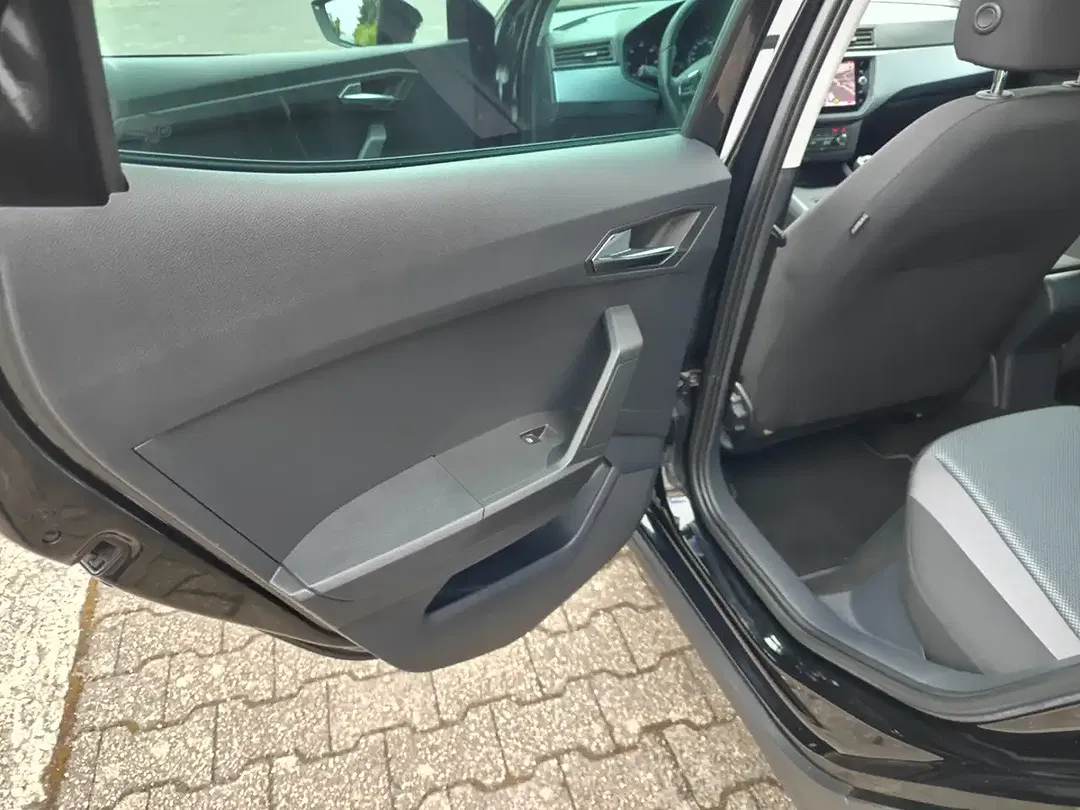 SEAT Arona - Thumbnail 6