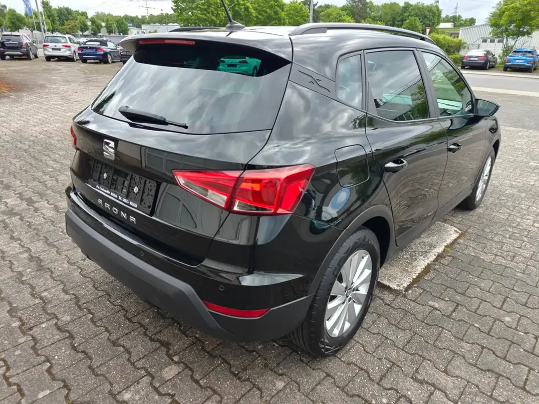 SEAT Arona - Thumbnail 4